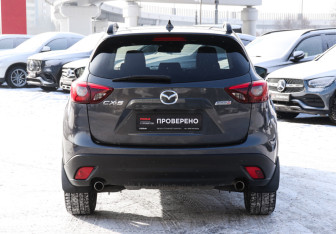 Подержанный автомобиль Mazda CX-5 2016 года (6 фото)