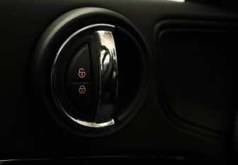 Подержанный автомобиль MINI Countryman 2020 года (20 фото)