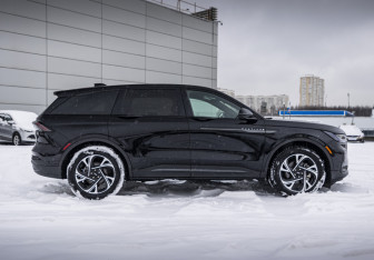 Подержанный автомобиль Lincoln Nautilus 2024 года (7 фото)