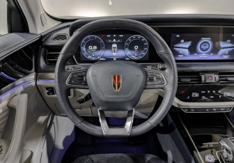 Подержанный автомобиль Hongqi HS5 2024 года (22 фото)