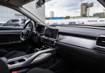 Подержанный автомобиль Geely Coolray 2023 года (11 фото)