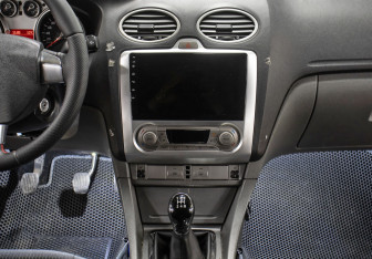 Подержанный автомобиль Ford Focus Sedan 2008 года (15 фото)