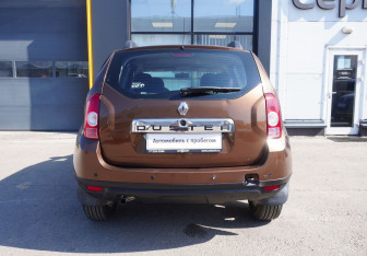 Подержанный автомобиль Renault Duster 2013 года (6 фото)
