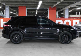 Подержанный автомобиль Porsche Cayenne 2020 года (4 фото)