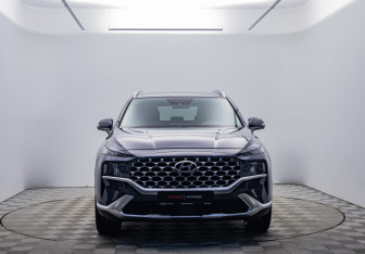 Подержанный автомобиль Hyundai Santa Fe 2021 года (8 фото)