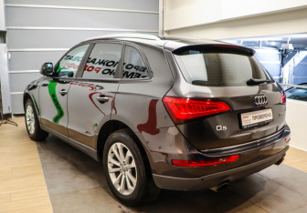 Подержанный автомобиль Audi Q5 2015 года (6 фото)