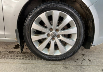 Подержанный автомобиль Opel Astra Hatchback 2012 года (17 фото)