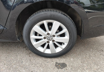 Подержанный автомобиль Volkswagen Jetta Sedan 2013 года (12 фото)