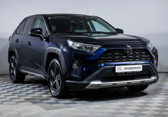 Подержанный автомобиль Toyota RAV4 2022 года (3 фото)