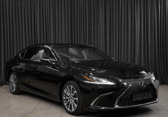 Подержанный автомобиль Lexus ES 2020 года (3 фото)