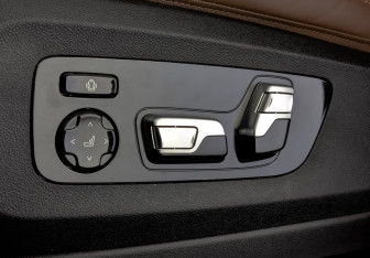 Подержанный автомобиль BMW X5 2023 года (26 фото)