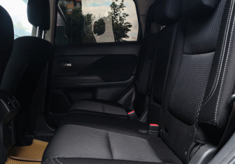 Подержанный автомобиль Mitsubishi Outlander 2019 года (8 фото)