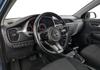 Подержанный автомобиль Kia Rio Hatchback 2021 года (14 фото)