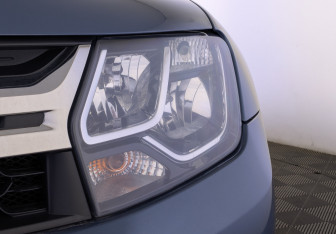 Подержанный автомобиль Renault Duster 2016 года (11 фото)