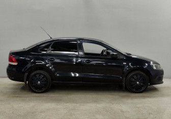 Подержанный автомобиль Volkswagen Polo Sedan 2011 года (4 фото)