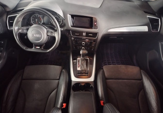 Подержанный автомобиль Audi Q5 2015 года (11 фото)