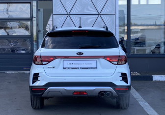 Подержанный автомобиль Kia Rio Hatchback 2021 года (6 фото)