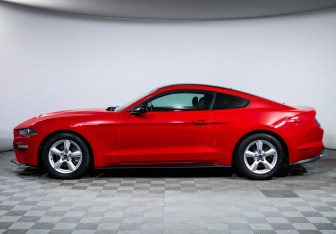 Подержанный автомобиль Ford Mustang Coupe 2018 года (8 фото)