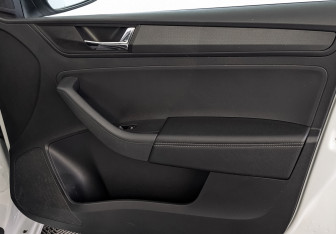 Подержанный автомобиль Skoda Rapid Liftback 2022 года (25 фото)