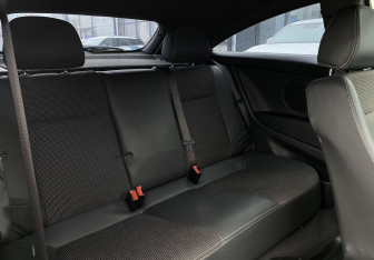 Подержанный автомобиль Opel Astra Hatchback 2010 года (21 фото)