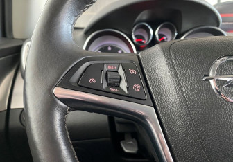 Подержанный автомобиль Opel Mokka 2015 года (15 фото)