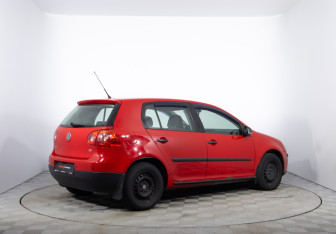 Подержанный автомобиль Volkswagen Golf Hatchback 2007 года (5 фото)
