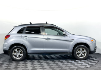 Подержанный автомобиль Mitsubishi ASX 2012 года (4 фото)
