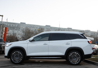 Подержанный автомобиль Jetour X90 2023 года (6 фото)