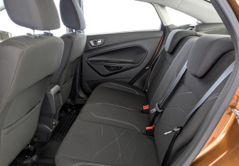 Подержанный автомобиль Ford Fiesta Sedan 2016 года (18 фото)