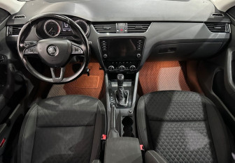 Подержанный автомобиль Skoda Octavia Liftback 2017 года (9 фото)