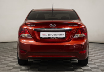 Подержанный автомобиль Hyundai Solaris Sedan 2012 года (6 фото)