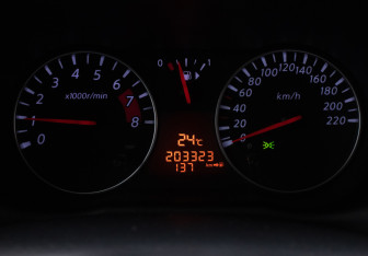 Подержанный автомобиль Nissan Note 2013 года (11 фото)