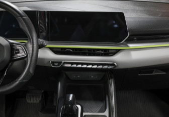 Подержанный автомобиль Geely Coolray 2023 года (15 фото)