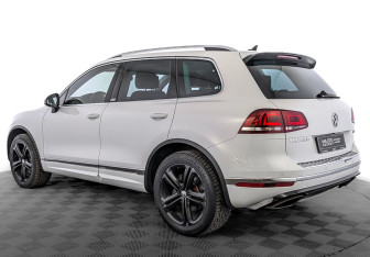 Подержанный автомобиль Volkswagen Touareg 2018 года (7 фото)