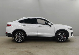 Подержанный автомобиль Geely Tugella 2021 года (4 фото)