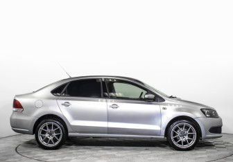Подержанный автомобиль Volkswagen Polo Sedan 2011 года (4 фото)