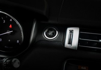 Подержанный автомобиль Land Rover Range Rover Sport 2017 года (20 фото)