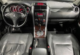 Подержанный автомобиль Suzuki Grand Vitara 2007 года (11 фото)