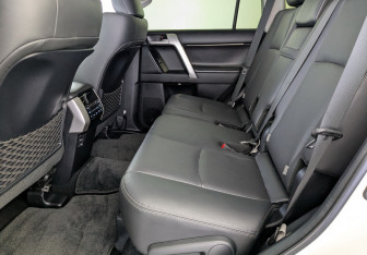 Подержанный автомобиль Toyota Land Cruiser Prado 2021 года (12 фото)