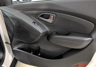 Подержанный автомобиль Hyundai ix35 2013 года (25 фото)