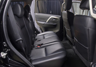 Подержанный автомобиль Mitsubishi Montero Sport 2023 года (14 фото)