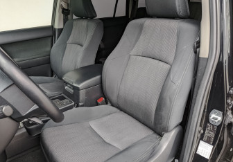Подержанный автомобиль Toyota Land Cruiser Prado 2020 года (20 фото)