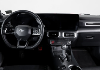 Подержанный автомобиль Ford Mustang Coupe 2024 года (12 фото)