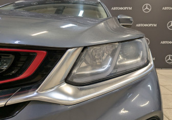 Подержанный автомобиль Geely Coolray 2022 года (11 фото)