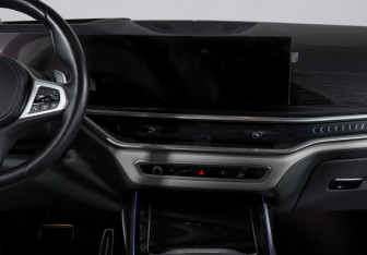 Подержанный автомобиль BMW X7 2023 года (13 фото)