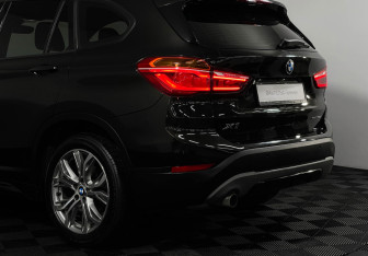 Подержанный автомобиль BMW X1 2018 года (17 фото)