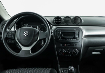 Подержанный автомобиль Suzuki Vitara 2020 года (6 фото)