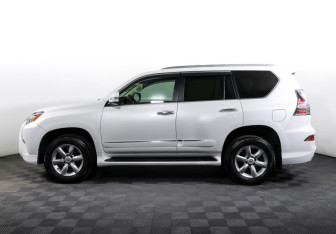 Подержанный автомобиль Lexus GX 2017 года (8 фото)