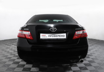 Подержанный автомобиль Toyota Camry Sedan 2008 года (6 фото)
