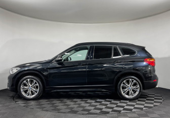 Подержанный автомобиль BMW X1 2017 года (5 фото)